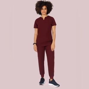 Mandala jogger, scrub pants and top size medium